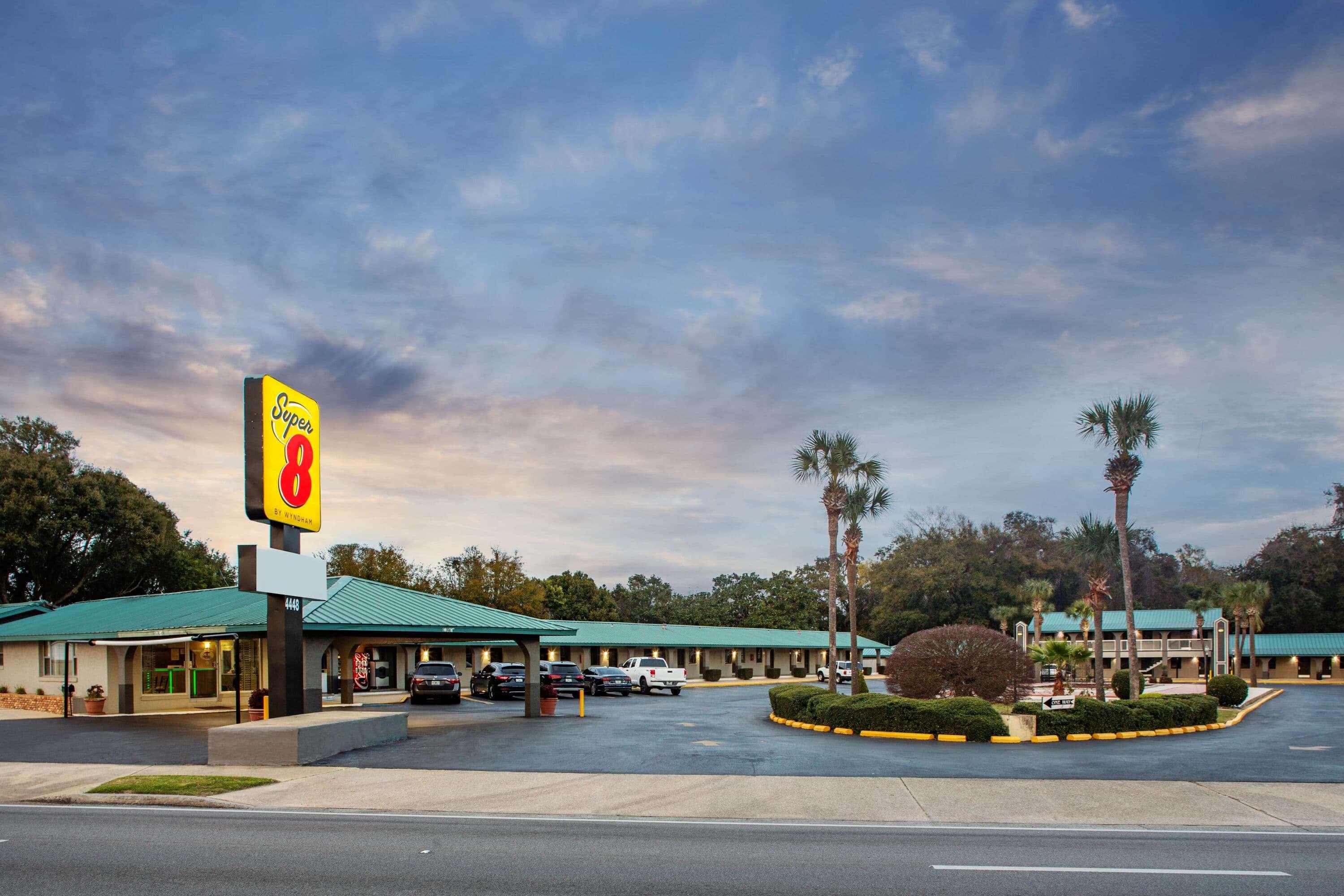 Motel Super 8 By Wyndham Pensacola Nas Area Beach Haven Exterior foto