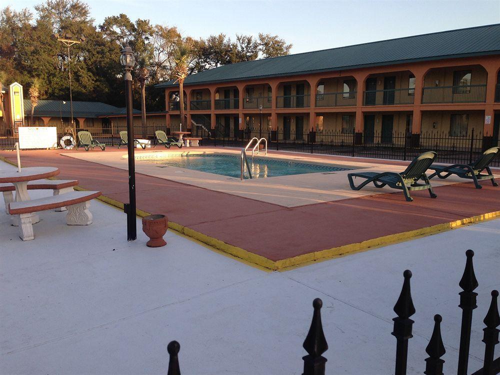 Motel Super 8 By Wyndham Pensacola Nas Area Beach Haven Exterior foto